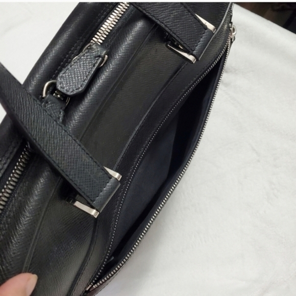 Authentic LOUIS VUITTON Taiga Leather Igor Briefcase - Ardoise Black - Picture 6 of 14
